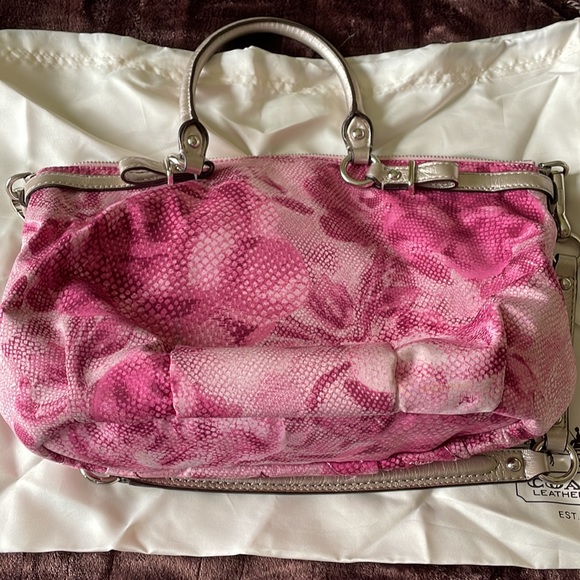 Coach, Madison floral pink 19643 
Doesn’t come with storage bag - Picture 4 of 7